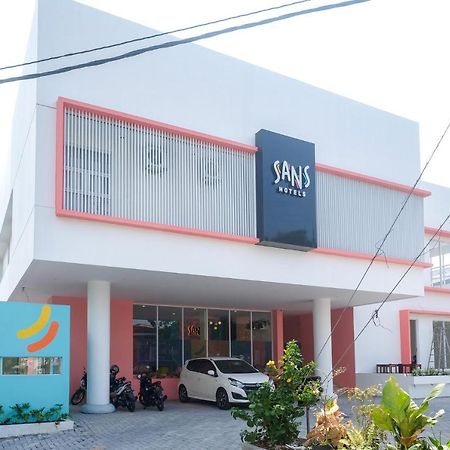 Sans Hotel Aurum Majapahit Semarang Exterior photo